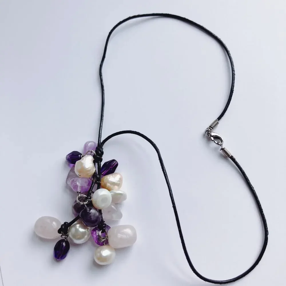 VTG Pendant Necklace 17